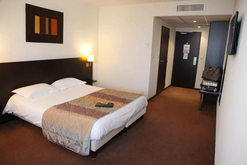 Brit Hotel Du Stade Rennes Ouest Eksteriør billede